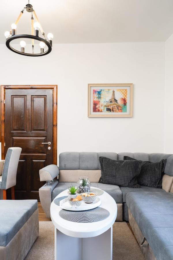 Villa Adelaida SJJ Buitenkant foto